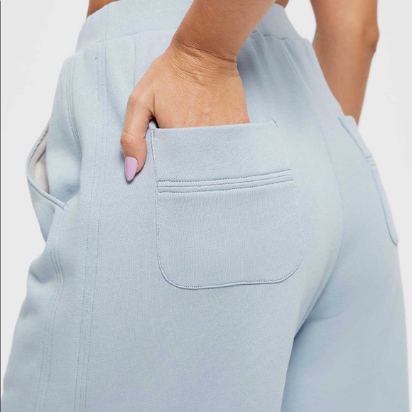 Hug Bermuda Shorts - Picture 5 of 5